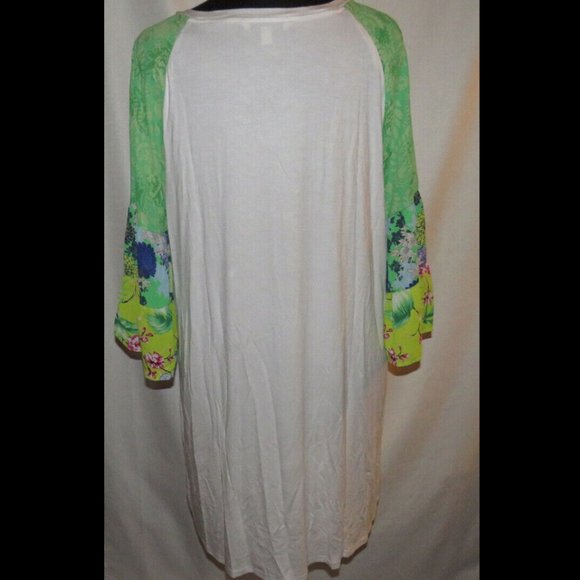 Pioneer Woman white dress with floral flared sleeves, Size XXXXL(24) - Picture 6 of 8